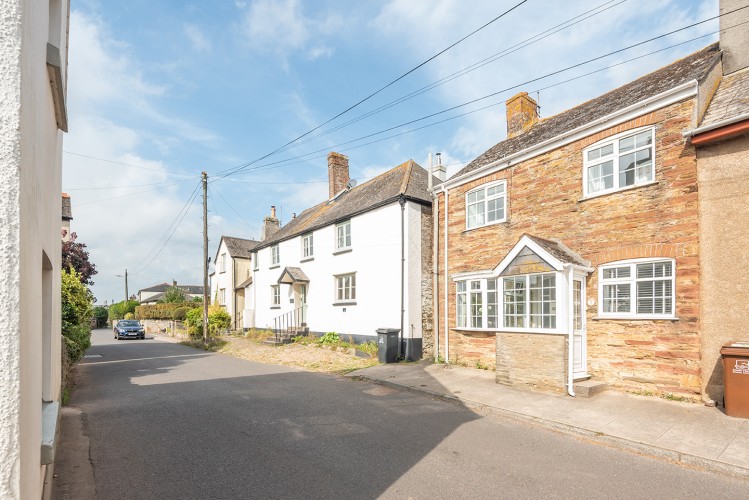 Welcome to 2 Bank Cottages in the heart of Chillington, South Devon-a dog friendly, 3 bedroom property near to beaches situated on the Kingsbridge-Dartmouth road.