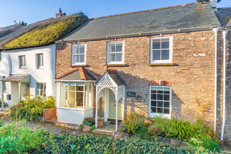 Situated on a little lane just off the Kingsbridge to Dartmouth road.