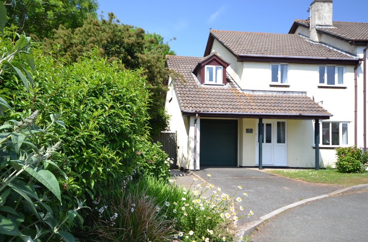 Welcome to 7 Primrose, a 3 bedroom dog friendly holiday home conveniently situated for Dartmouth and Kingsbridge