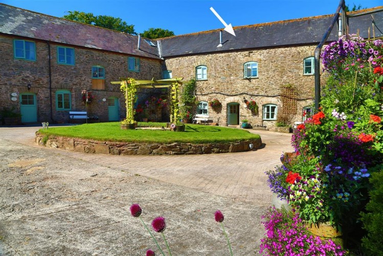 Welcome to Beeches, a spacious cottage in beautiful Buckland Court.